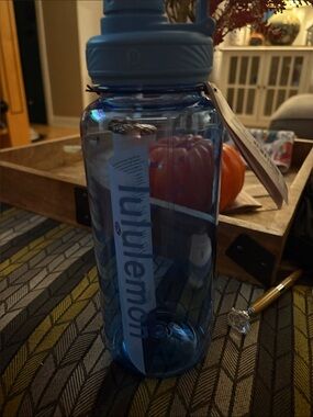 NWT lululemon athletica Back to Life Clear Bottle 32oz